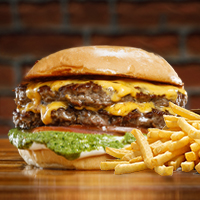 Pesto Burger Doble + Papas Fritas