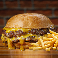 Cheese Burger Doble + Papas Fritas