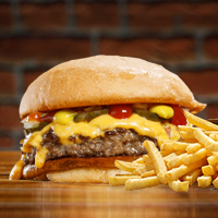 Royal Simple + Papas Fritas